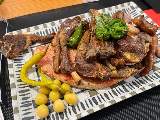 Costelletes de xot amb pebres